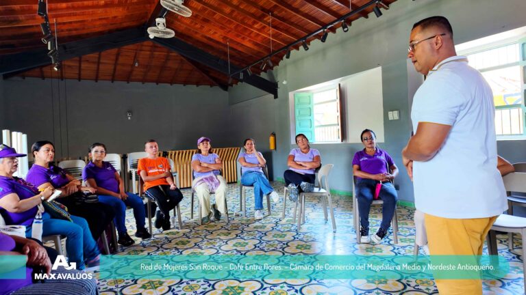 14-Red-de-Mujeres-San-Roque-–-Café-Entre-flores.--CÁMARA-PUERTO-BERRIO-MAXAVALÚOS